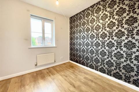 3 bedroom house to rent, Saffron Way, Fareham PO15