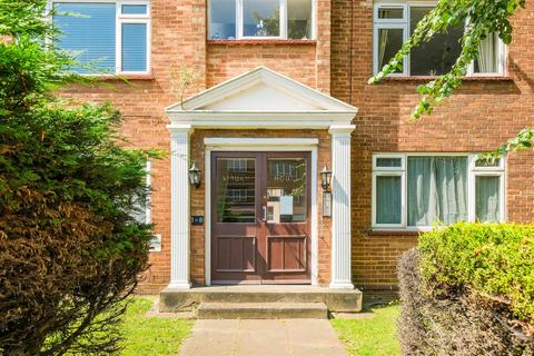 2 bedroom flat for sale, Struan House, Wanstead