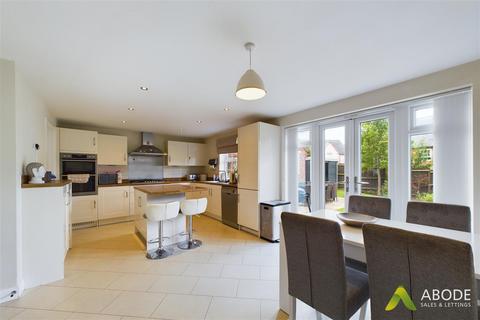 5 bedroom detached house for sale, Hare Park, Burton On Trent DE15