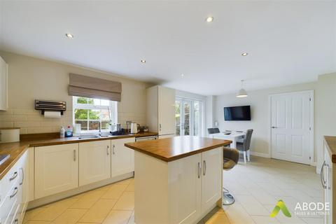 5 bedroom detached house for sale, Hare Park, Burton On Trent DE15