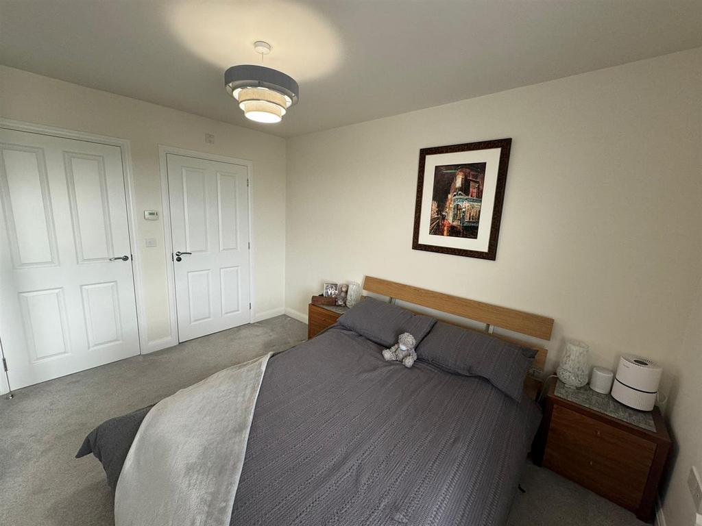 BEDROOM 1 .jpg