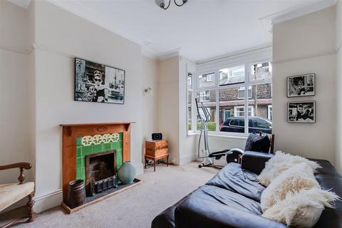 3 bedroom terraced house for sale, Grangefield Avenue, Ilkley LS29