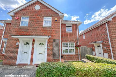 3 bedroom semi-detached house for sale, Longcroft Gardens, Welwyn Garden City AL8