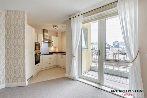 1 bedroom apartment for sale, Savoy House, South Parade, Southsea, PO4 0BW