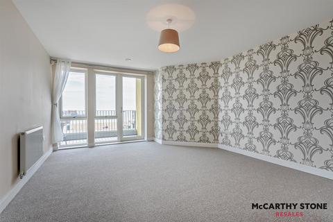 1 bedroom apartment for sale, Savoy House, South Parade, Southsea, PO4 0BW