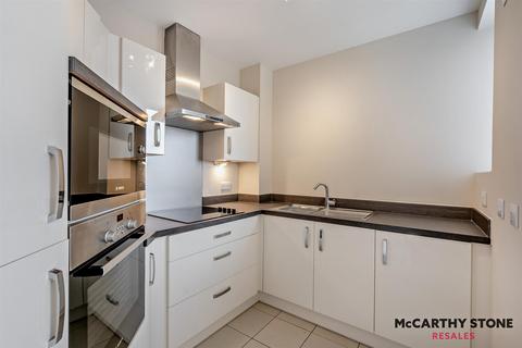 1 bedroom apartment for sale, Savoy House, South Parade, Southsea, PO4 0BW