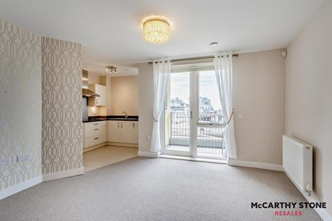 1 bedroom apartment for sale, Savoy House, South Parade, Southsea, PO4 0BW