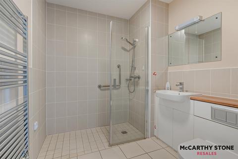 1 bedroom apartment for sale, Savoy House, South Parade, Southsea, PO4 0BW