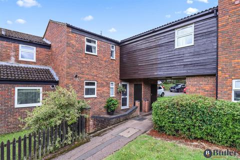 4 bedroom end of terrace house for sale, Skipton Close, Stevenage