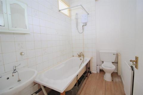 213 Deakins Road, Birmingham, B25 8EA
