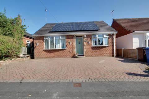 3 bedroom detached bungalow for sale, Hawthorne Avenue, Hull HU10