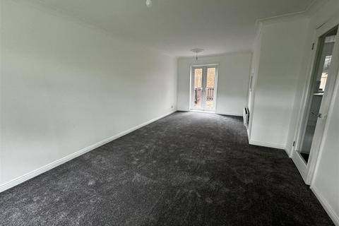 3 bedroom terraced house to rent, Alder Park, Brandon