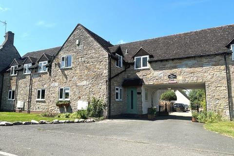 3 bedroom terraced house for sale, East Side, North Littleton, Evesham