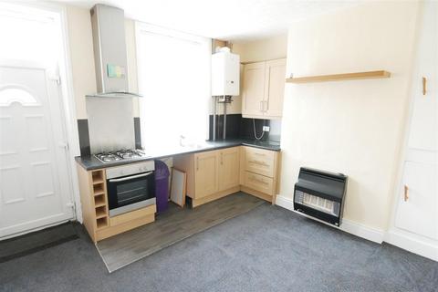 2 bedroom terraced house to rent, Tingley