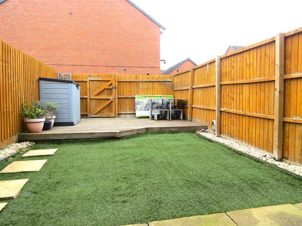 9 Asquith Close   Rear garden 1.JPG