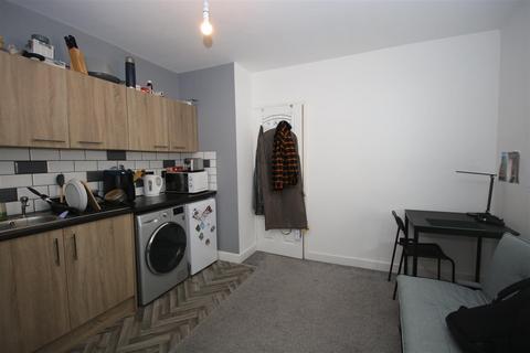 1 bedroom flat to rent, Oaston Road, Nuneaton