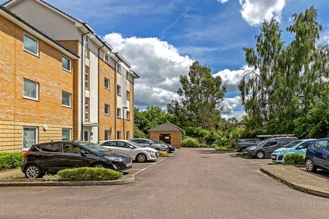 2 bedroom apartment for sale, Dawn Court, Bakers Close, St. Albans