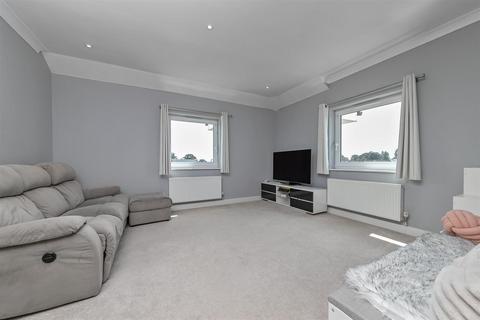 2 bedroom apartment for sale, Dawn Court, Bakers Close, St. Albans