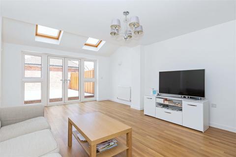 3 bedroom terraced house for sale, Quicksilver Street, Worthing