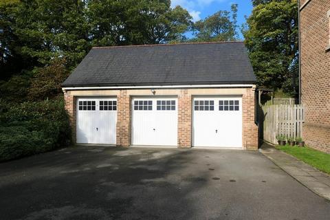 4 bedroom townhouse to rent, Carisbrooke Road, Far Headingley, Leeds, LS16 5RX