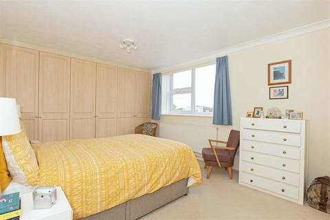 2 bedroom flat for sale, Grand Avenue, Worthing