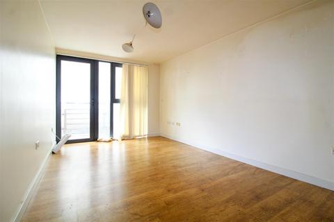 2 bedroom flat for sale, Palmers Road, London