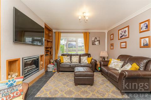 3 bedroom semi-detached house for sale, Lonsdale Drive, Enfield