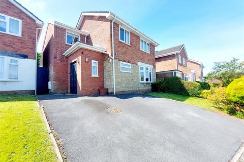 4 bedroom detached house for sale, Squirrel Walk, Pontarddulais, Swansea