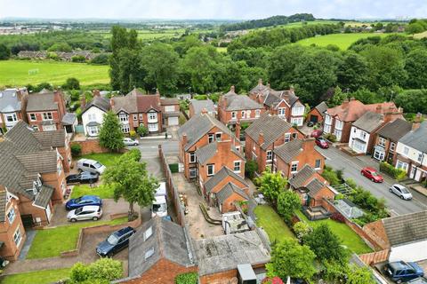 5 bedroom semi-detached house for sale, Osborne Street, Winshill, Burton Upon Trent