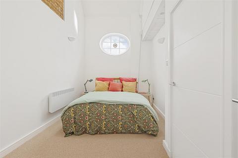 2 bedroom flat for sale, Oldfield Road, Stoke Newington, N16