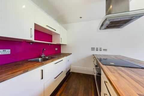 2 bedroom flat to rent, Apt 3 The Waterhouse, 87a Pinstone Street, Sheffield, S1 2HJ