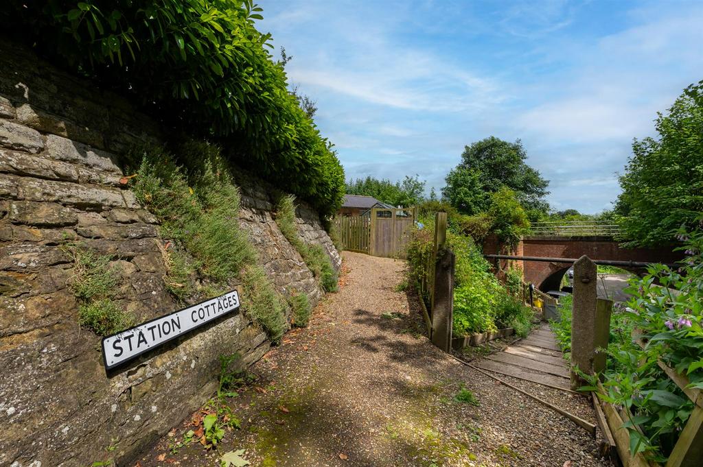 Path up to Cottage