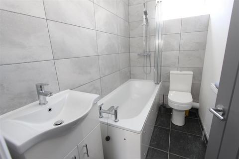 1 bedroom apartment to rent, St. Agnells Lane, Hemel Hempstead, Hertfordshire, HP2 7AX