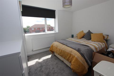 1 bedroom apartment to rent, St. Agnells Lane, Hemel Hempstead, Hertfordshire, HP2 7AX