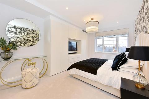 3 bedroom flat for sale, George Street, London W1H