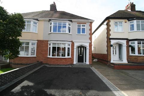 3 bedroom semi-detached house to rent, Oakdene Crescent, Nuneaton