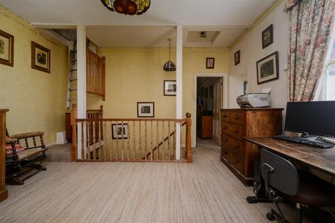64 Bramble Walk, Epsom, KT18 7TB