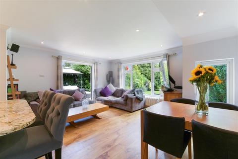 5 bedroom detached house for sale, Fir Tree Road, Epsom