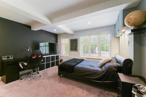 238 Fir Tree Road, Epsom, KT17 3NL