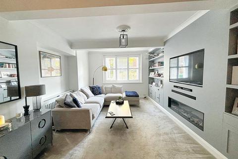 3 bedroom flat for sale, Bolsover Road, Eastbourne