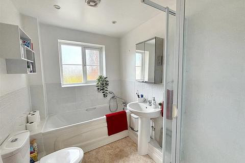 2 bedroom flat for sale, St. Annes Road, Eastbourne
