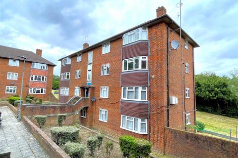 3 bedroom flat to rent, Bromley Road, Shortlands, Bromley, BR2