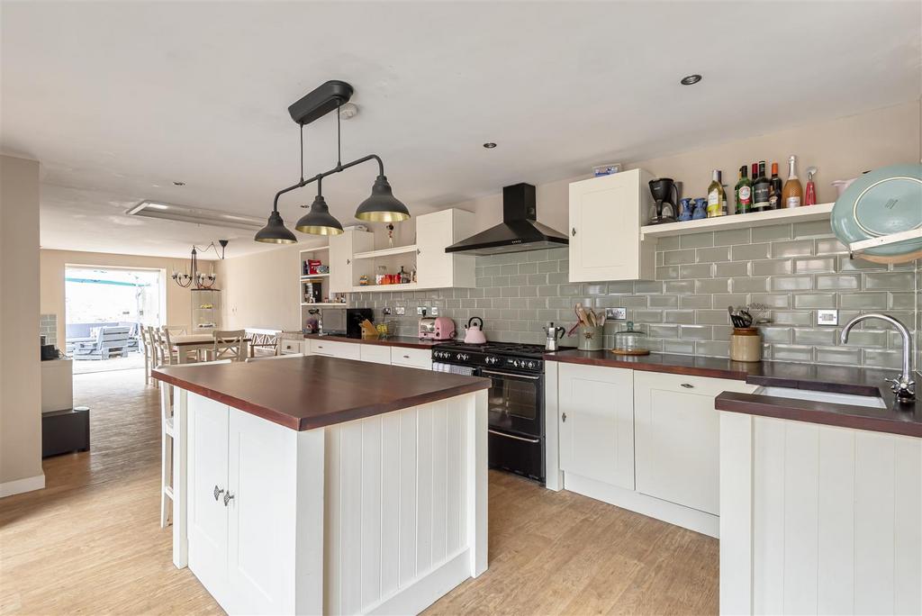 Open plan kitchen/ dining/ sitting room