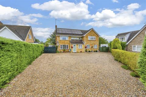 4 bedroom detached house for sale, Maltings Garth, Thurston