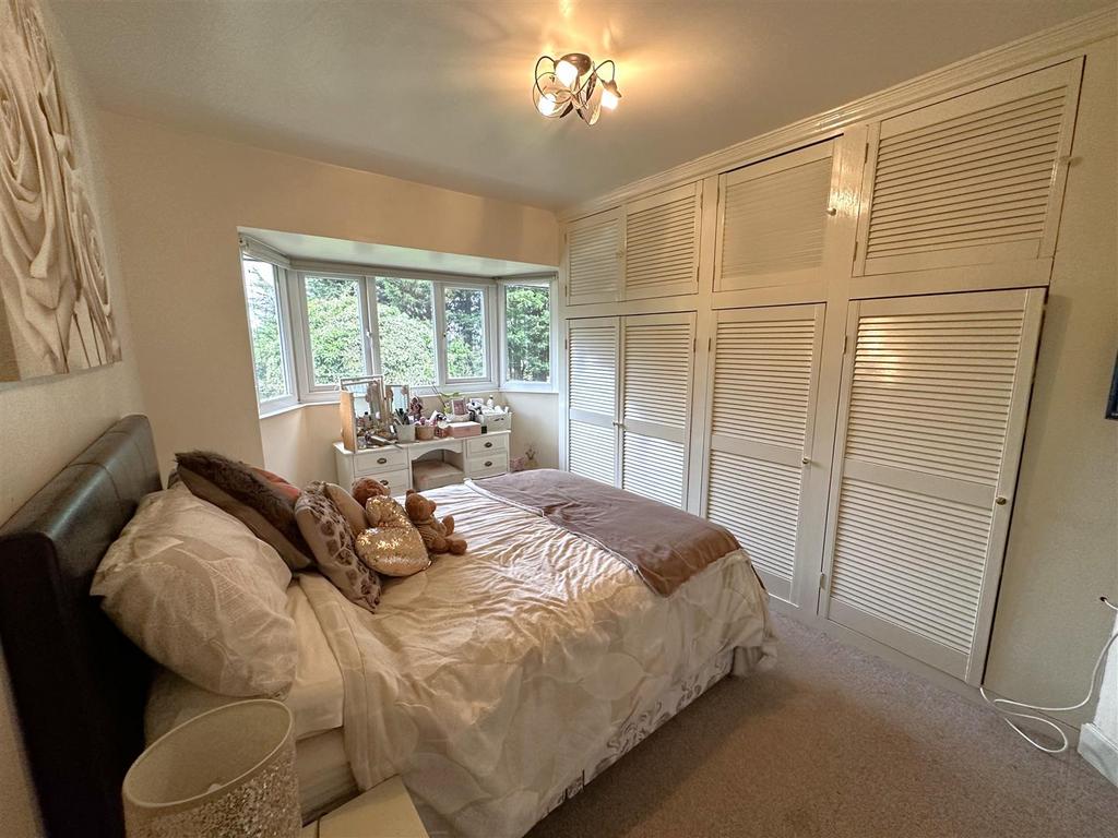 Bedroom One With Fitted Wardrobes 188