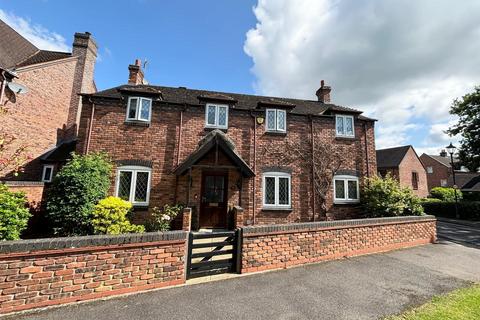 4 bedroom detached house to rent, Tythe Barn Lane, Dickens Heath, Solihull