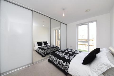 2 bedroom flat for sale, Coxwell Boulevard, London