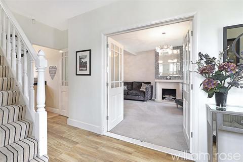 3 bedroom semi-detached house for sale, Richmond Avenue, London E4