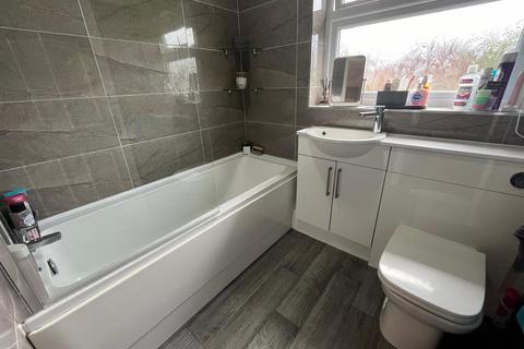 3 Ashridge Drive, Dukinfield, SK16 4HU