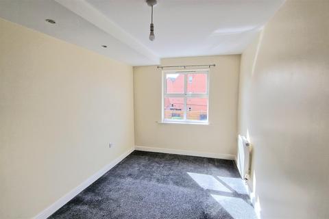 2 bedroom flat to rent, Welland Road, Hilton, Derby
